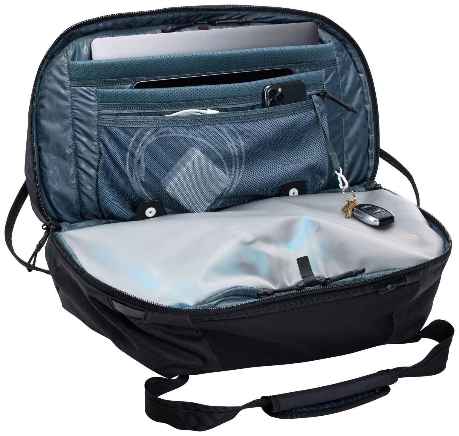 imgi_116_Thule_Aion_TAWD135_Black_FS_06_3204725-1536×1458